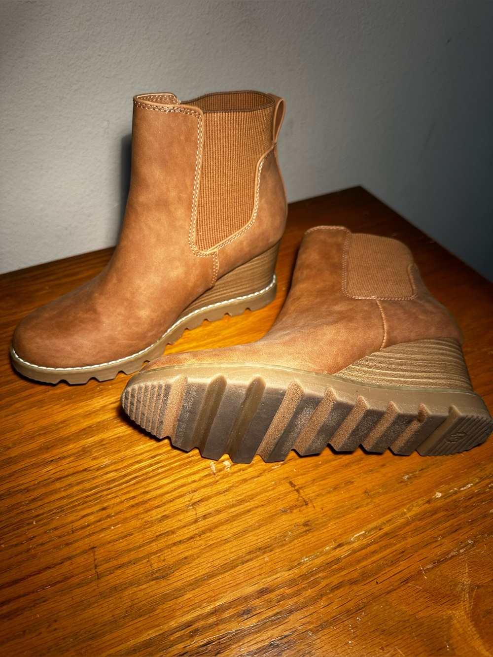 Brown wedge slip on ankle boots wms sz 6 1/2 - Picture 7 of 8
